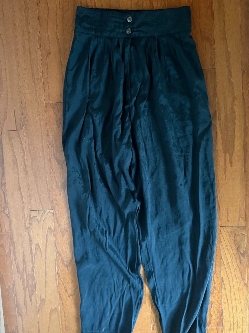 cute black pants!